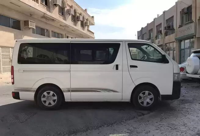 Utilisé Toyota Unspecified À Louer au Al-Sadd , Doha #5181 - 1  image 
